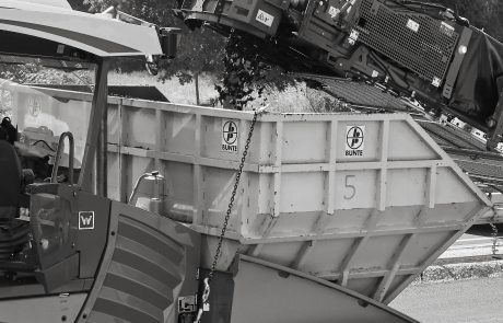 Großfräse Detail Bunkeraufsatz vorher