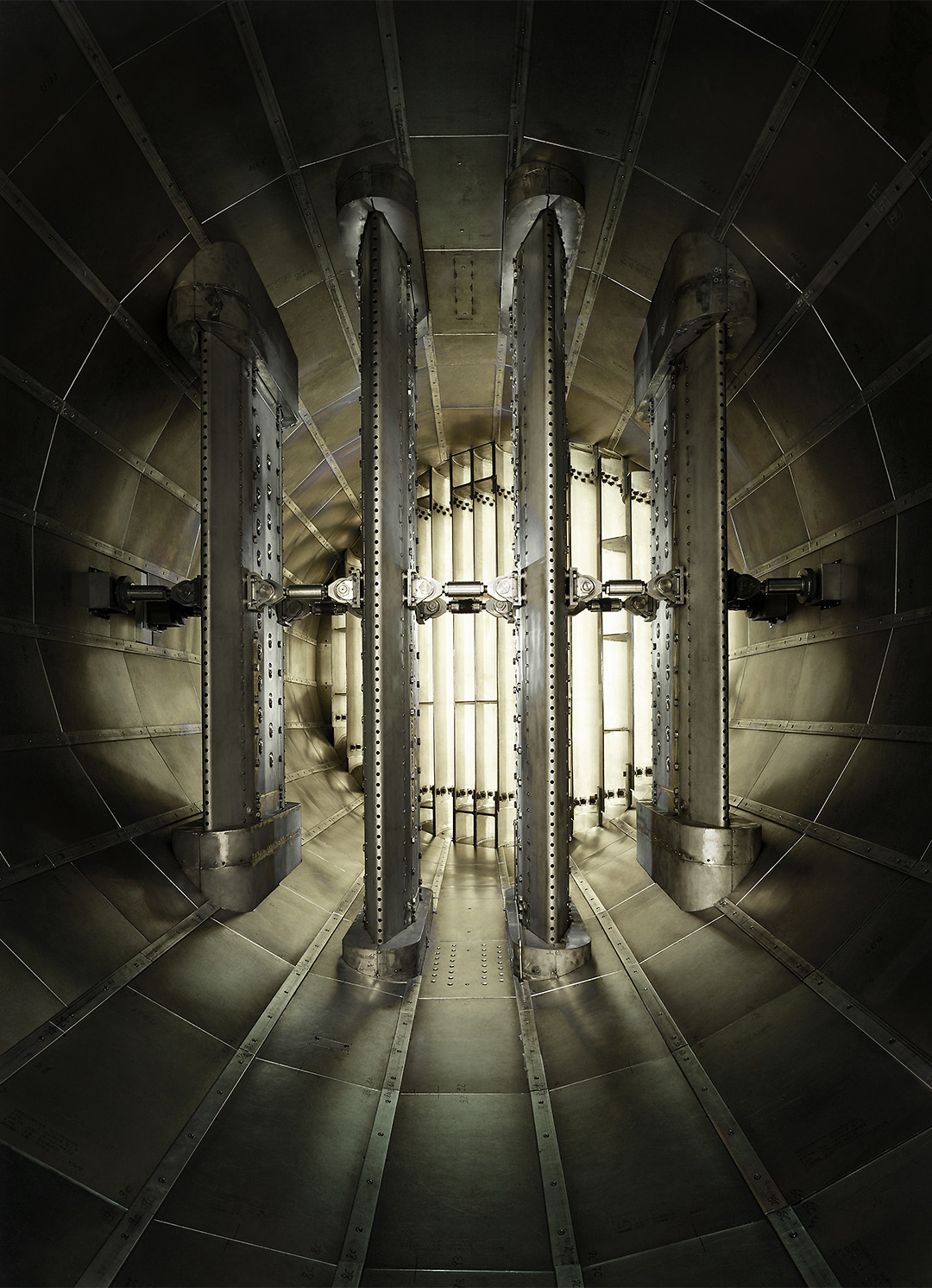 European Transonic Windtunnel Industriefotografie, Entfesseltes Licht